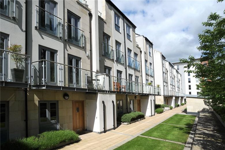 5 bedroom house, Kings Pool Walk, York YO1 - Available