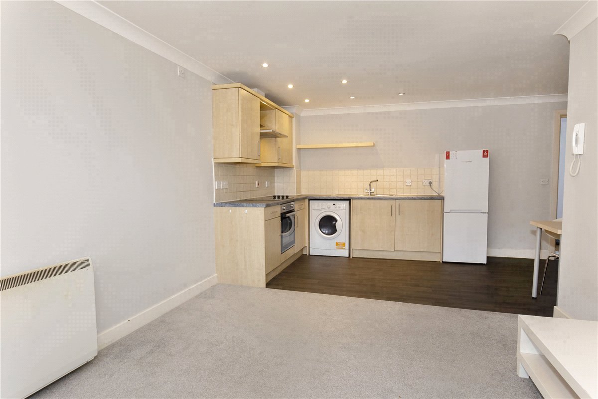 2 bedroom flat, Fawcett Street, York YO10 - Available