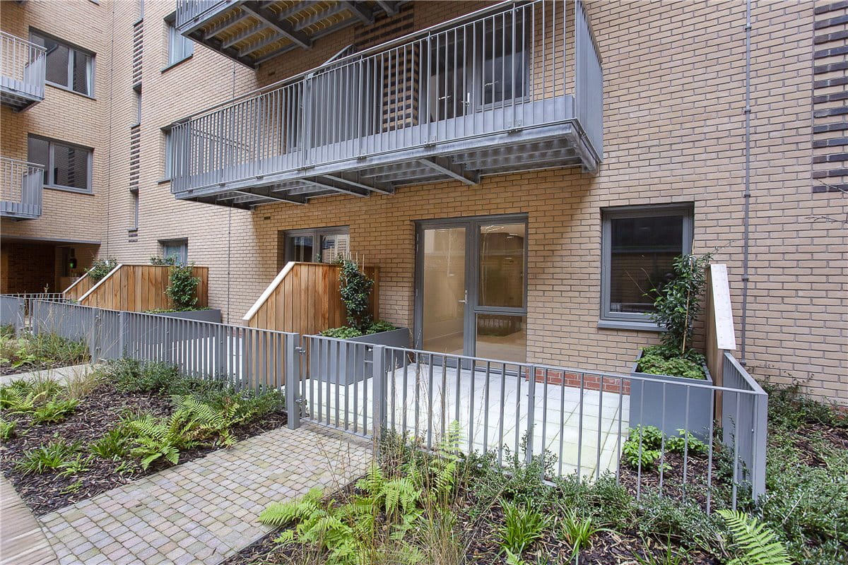 2 bedroom flat, Bellerby Court, Leetham Lane YO1