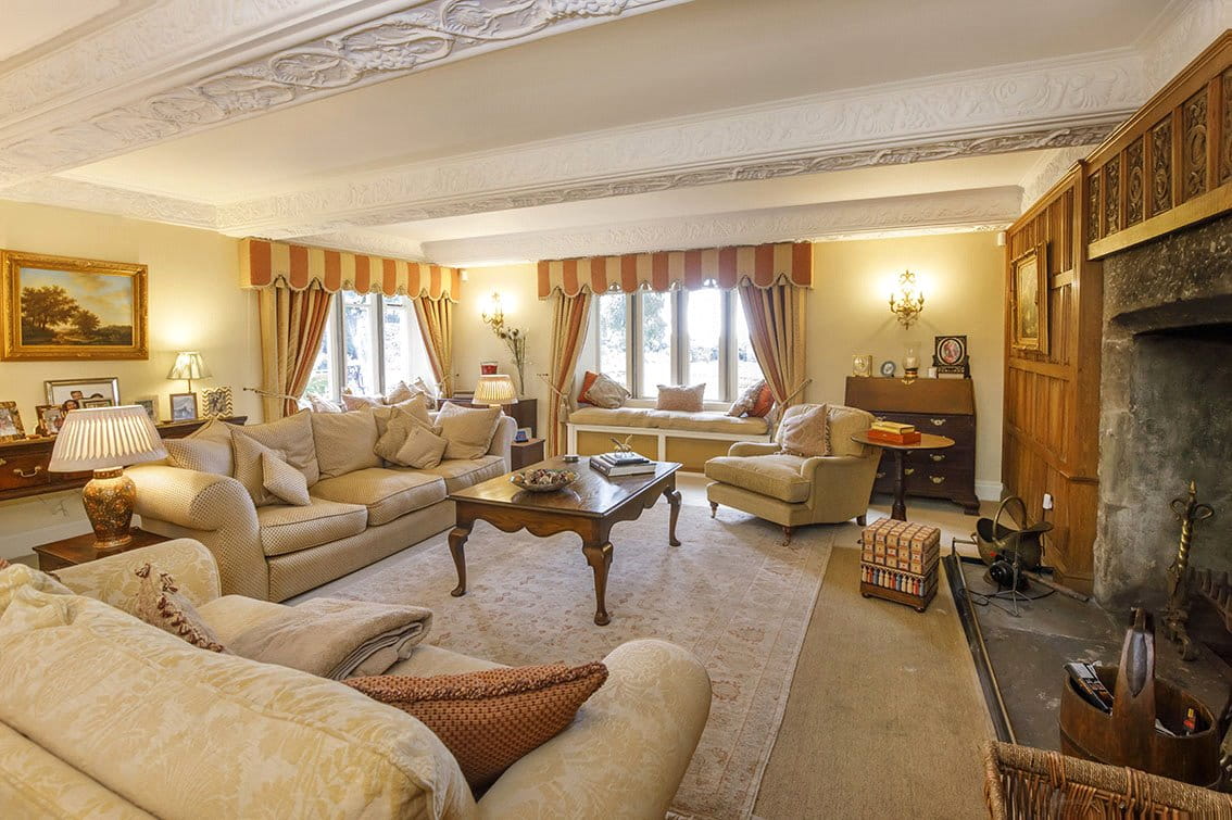 6 bedroom house, Royds Hall, Royds Hall Lane BD12 - Available