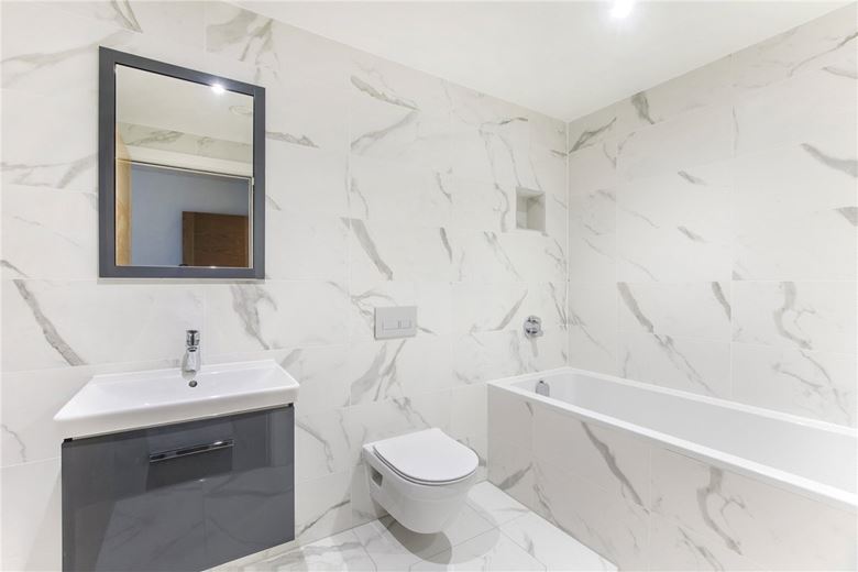 2 bedroom flat, Station Parade, Harrogate HG1