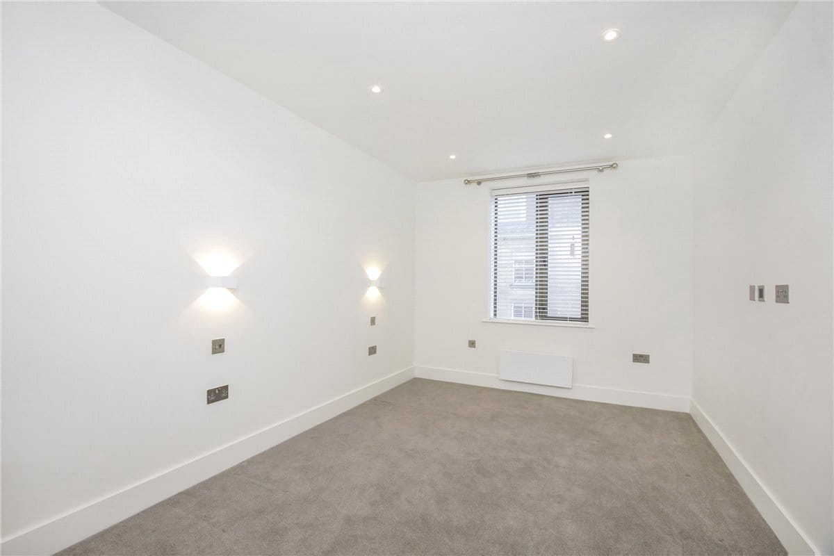 2 bedroom flat, Station Parade, Harrogate HG1