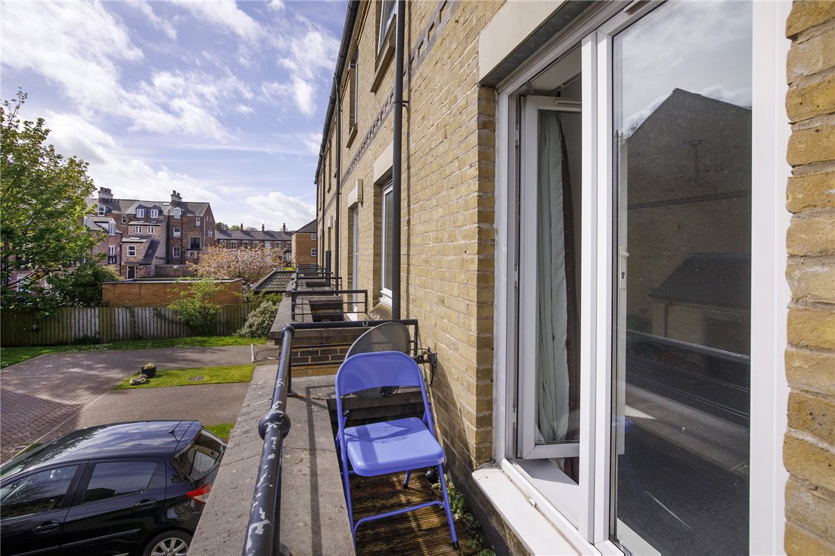 3 bedroom house, Apollo House, Olympian Court YO10