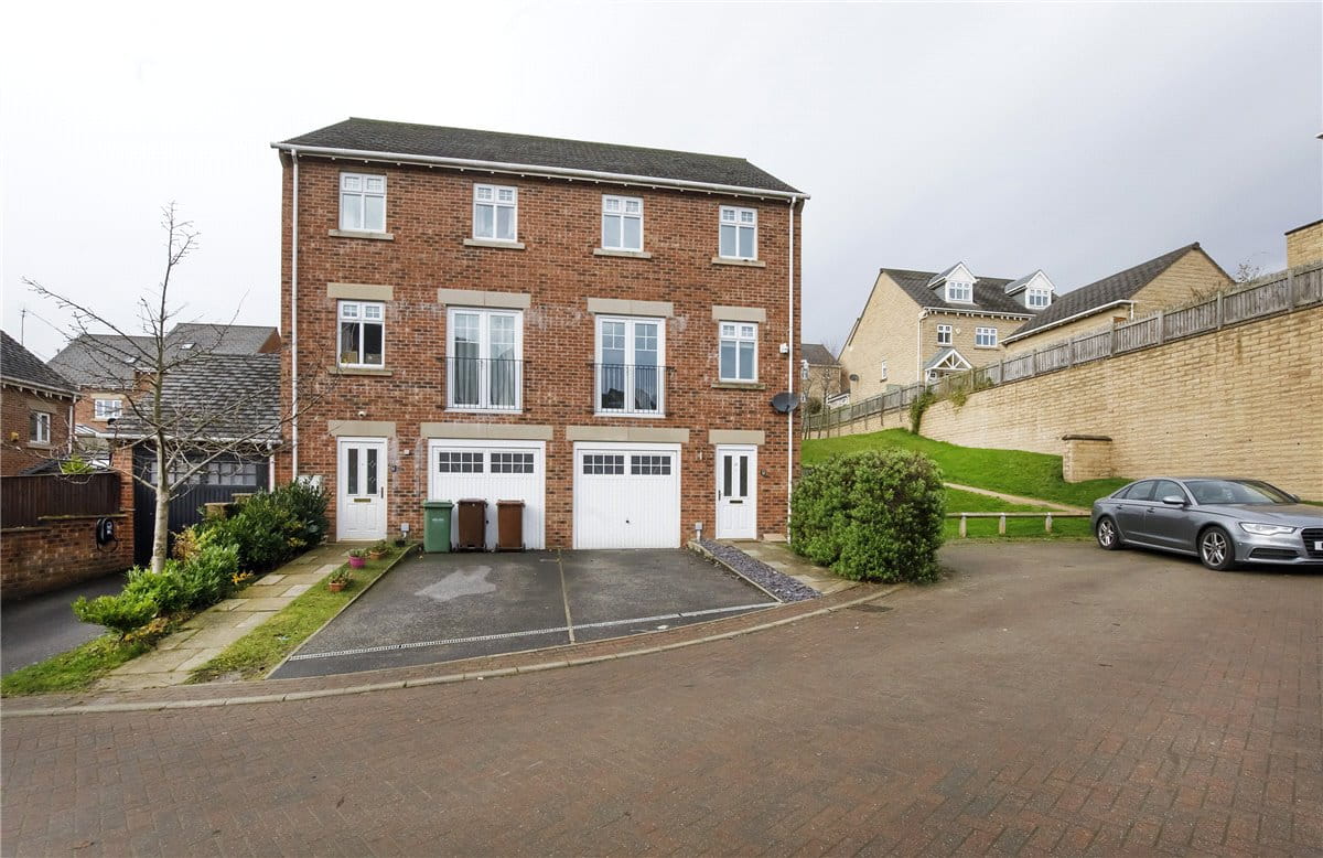 4 bedroom house, Bloomingdale Court, Woolley Grange S75