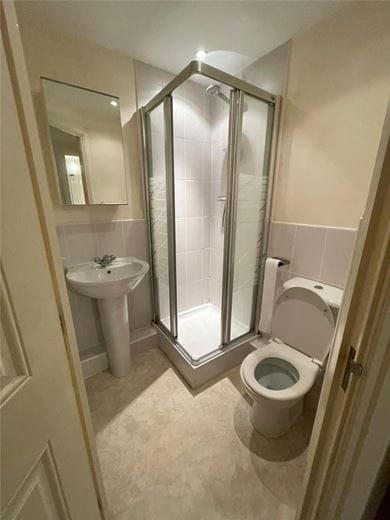 2 bedroom flat, Blackthorn Drive, Huddersfield HD3 - Let Agreed