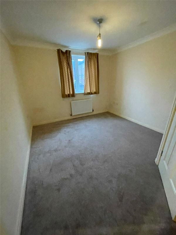 2 bedroom flat, Blackthorn Drive, Huddersfield HD3 - Let Agreed