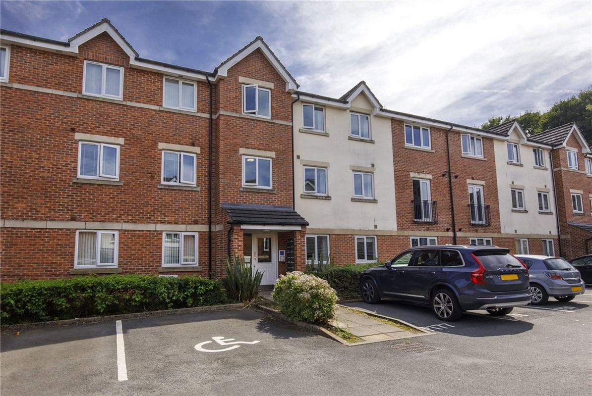 2 bedroom flat, Blackthorn Drive, Huddersfield HD3 - Let Agreed