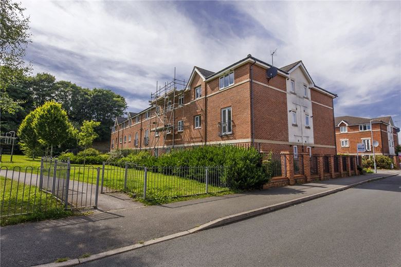 2 bedroom flat, Blackthorn Drive, Huddersfield HD3