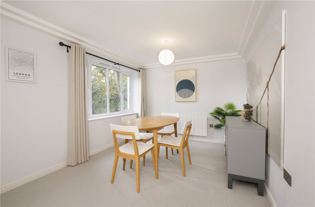 3 bedroom flat, The Avenue, York YO30 - Available