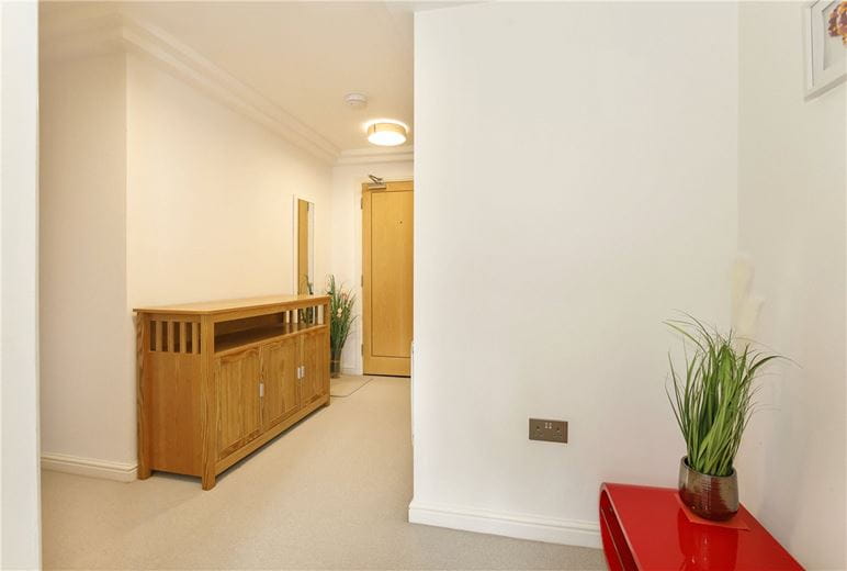3 bedroom flat, The Avenue, York YO30 - Available