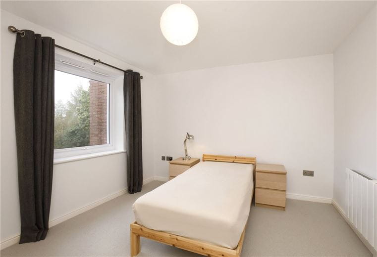 3 bedroom flat, The Avenue, York YO30 - Available