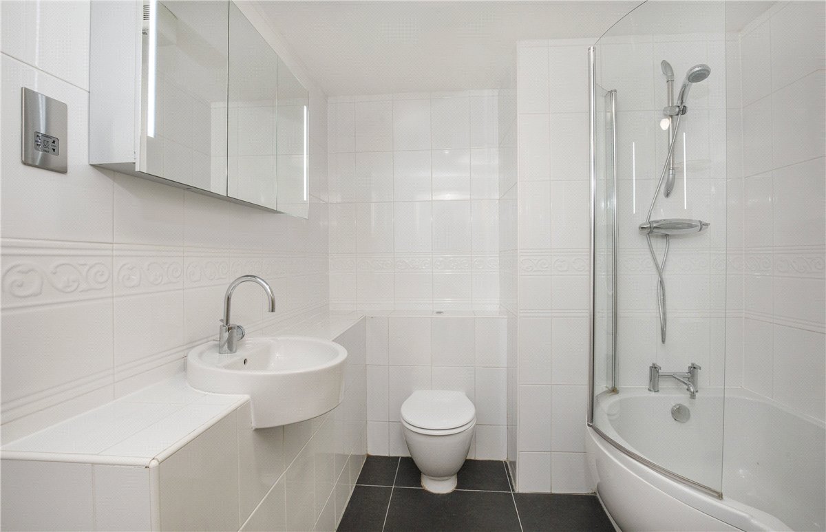 3 bedroom flat, The Avenue, York YO30 - Available