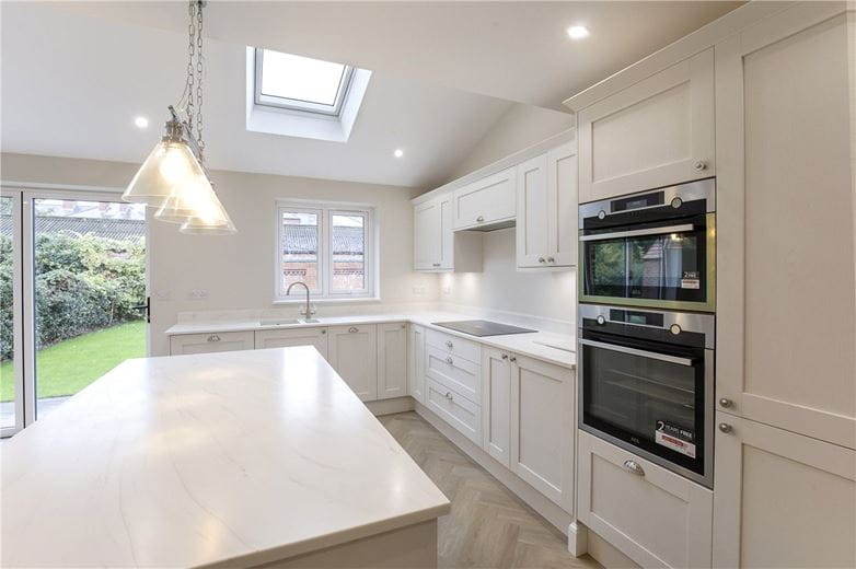 4 bedroom house, Moorland Road, York YO10 - Available