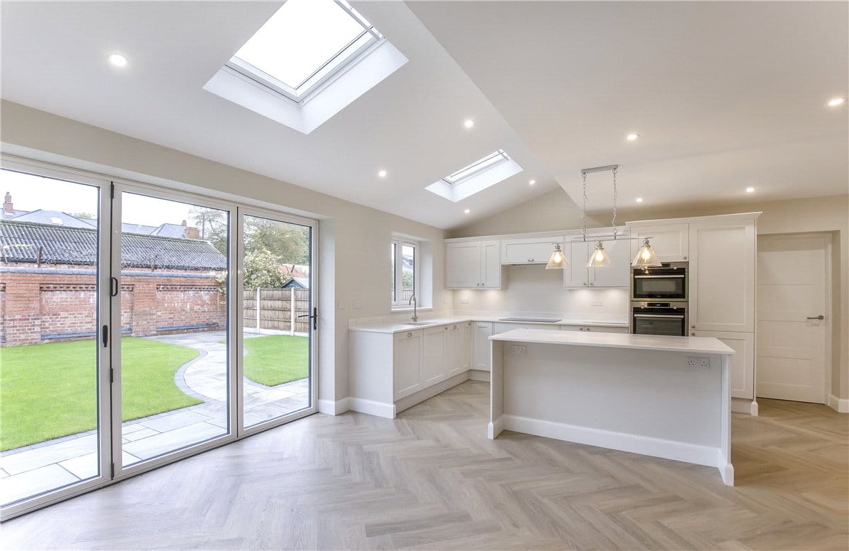 4 bedroom house, Moorland Road, York YO10 - Available