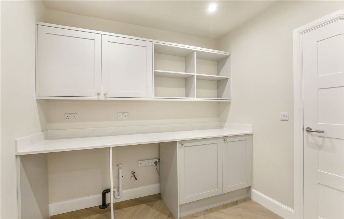 4 bedroom house, Moorland Road, York YO10 - Available