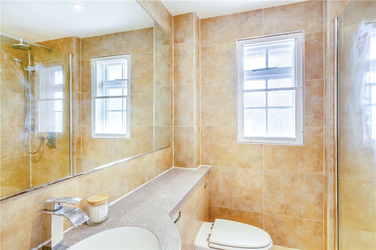 2 bedroom flat, Wentworth Court, Beech Grove HG2 - Let Agreed