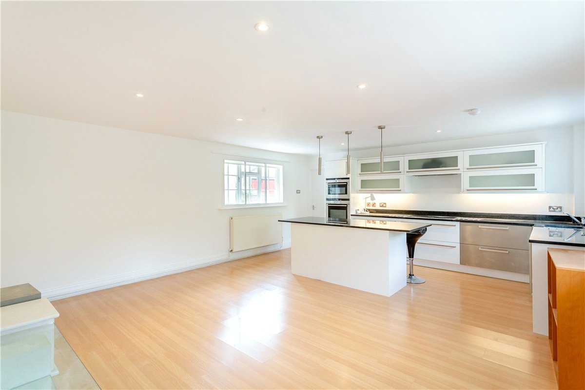 2 bedroom flat, Wentworth Court, Beech Grove HG2 - Let Agreed