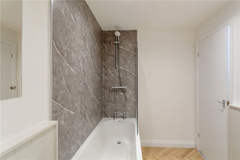 2 bedroom flat, Wentworth Court, Beech Grove HG2 - Let Agreed