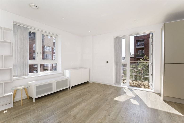 2 bedroom flat, Leetham House, Leetham Lane YO1 - Available