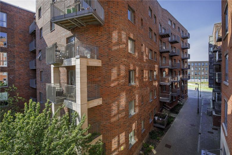 2 bedroom flat, Leetham House, Leetham Lane YO1 - Available