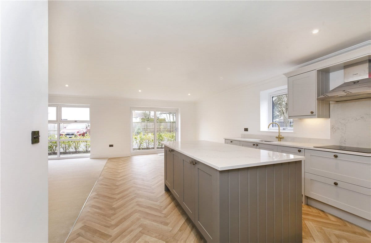 2 bedroom flat, Wayside Crescent, Harrogate HG2 - Available