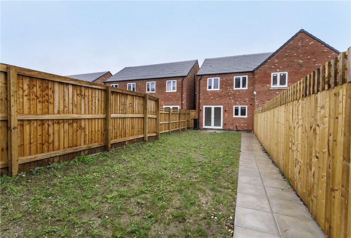 3 bedroom house, David Longhurst Way, York YO30 - Available