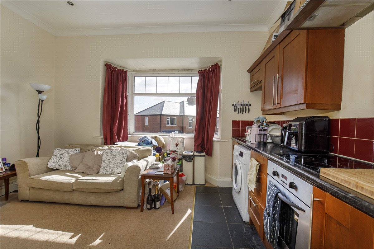 1 bedroom flat, Main Avenue, York YO31 - Available