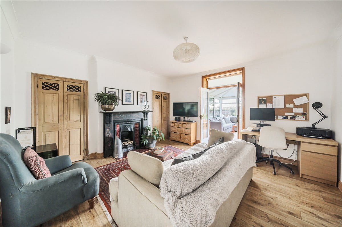 6 bedroom house, Bartindale Road, Hunmanby YO14 - Available