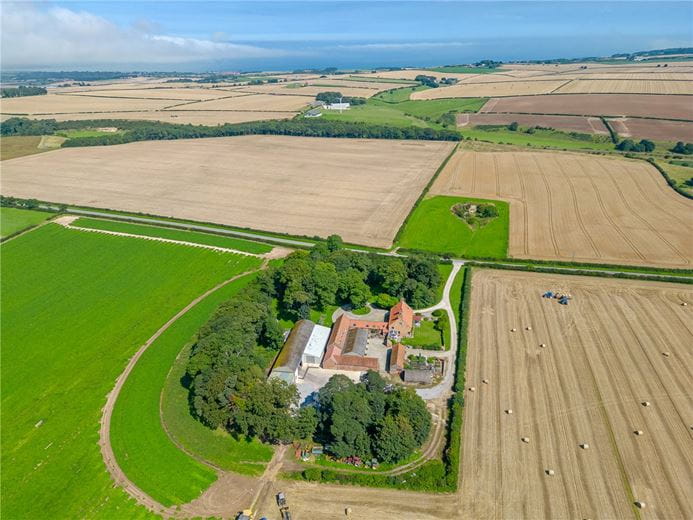 6 bedroom house, Bartindale Road, Hunmanby YO14 - Available