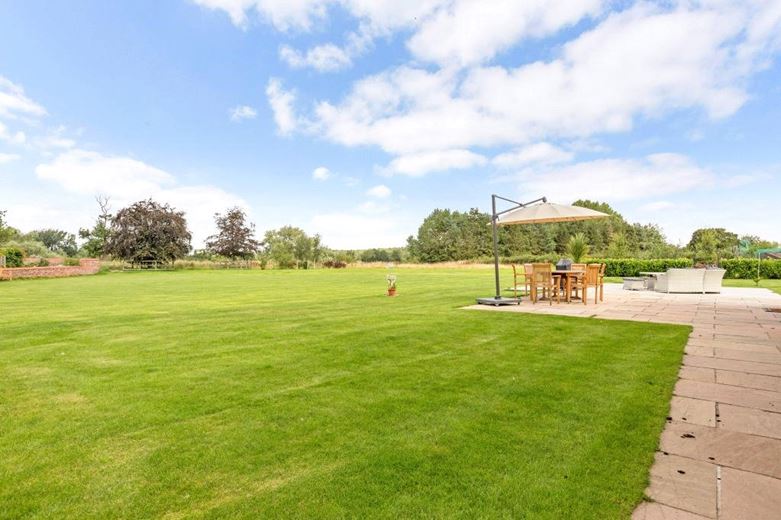 4 bedroom house, Sandhill Lane, Sutton on Derwent YO41 - Available