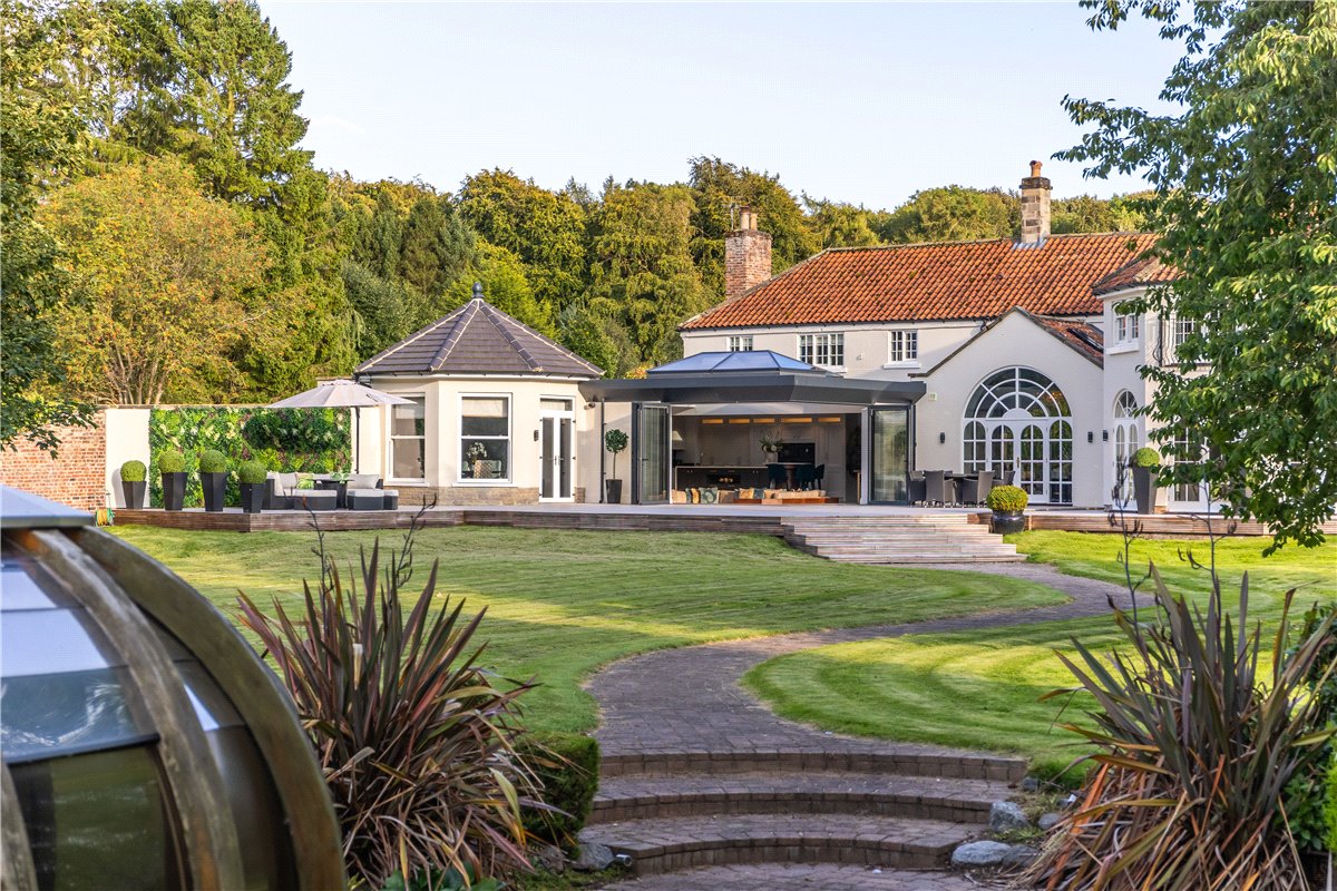 7 bedroom house, Welham, Malton YO17 - Available