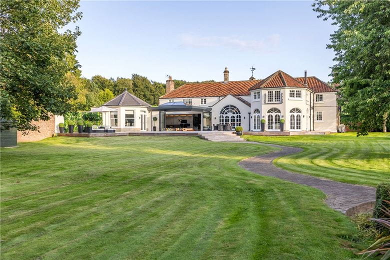 7 bedroom house, Welham, Malton YO17 - Available