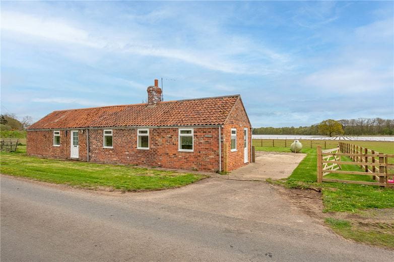  Bungalow, Thorganby, York YO19 - Sold