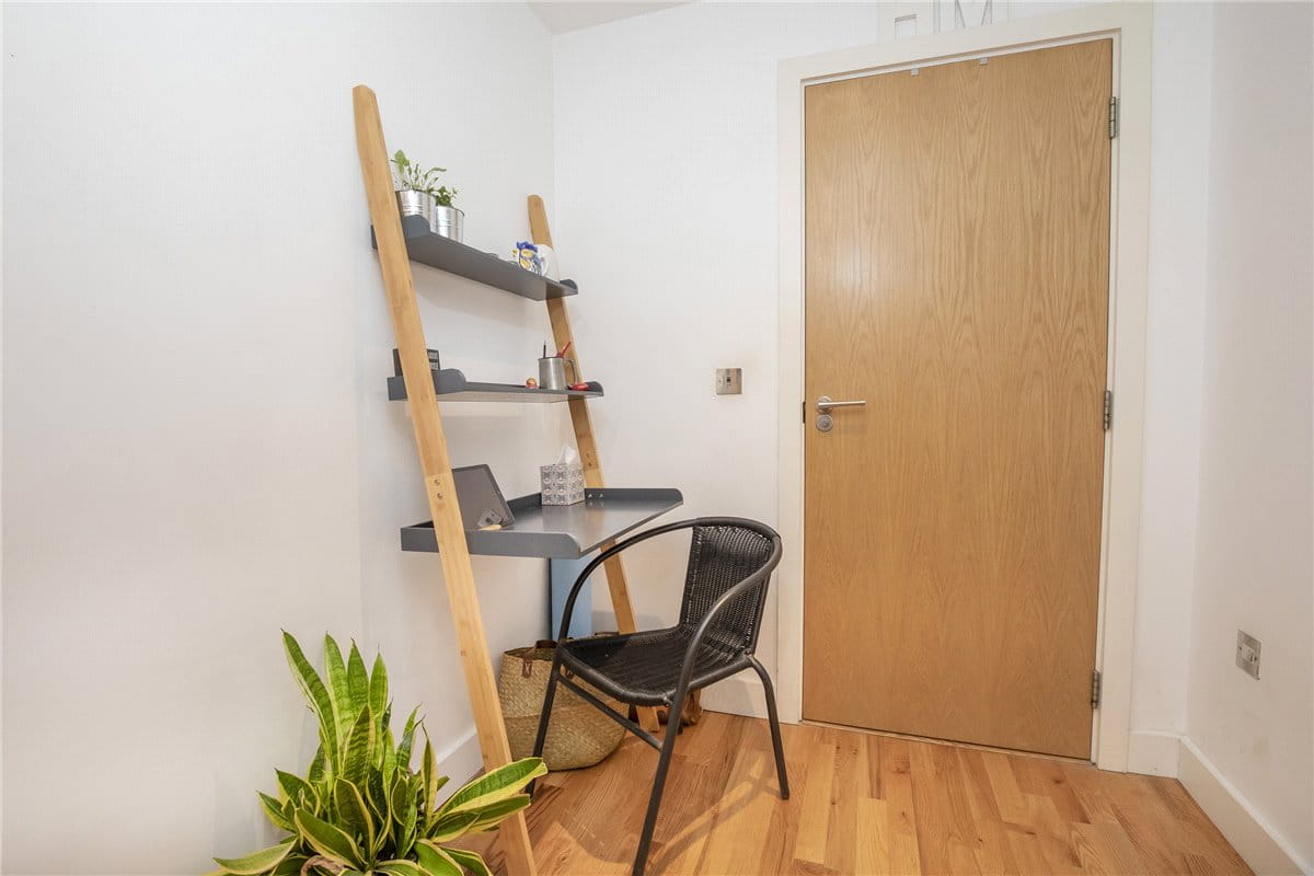 1 bedroom flat, Pond Garth, York YO1 - Available