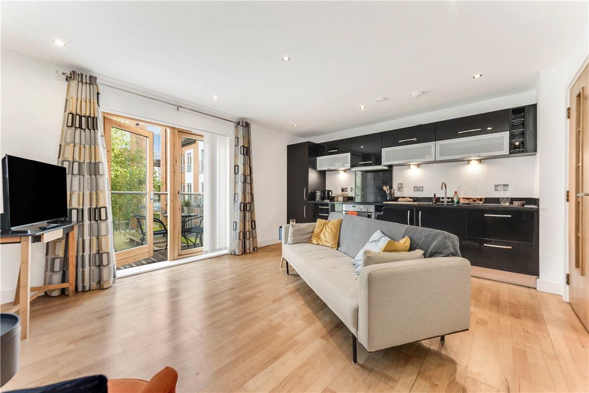 1 bedroom flat, Pond Garth, York YO1 - Available