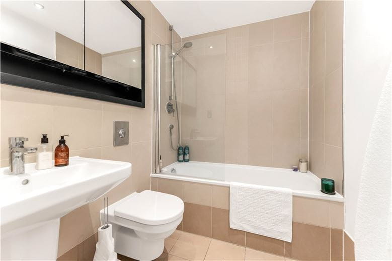 1 bedroom flat, Pond Garth, York YO1 - Available