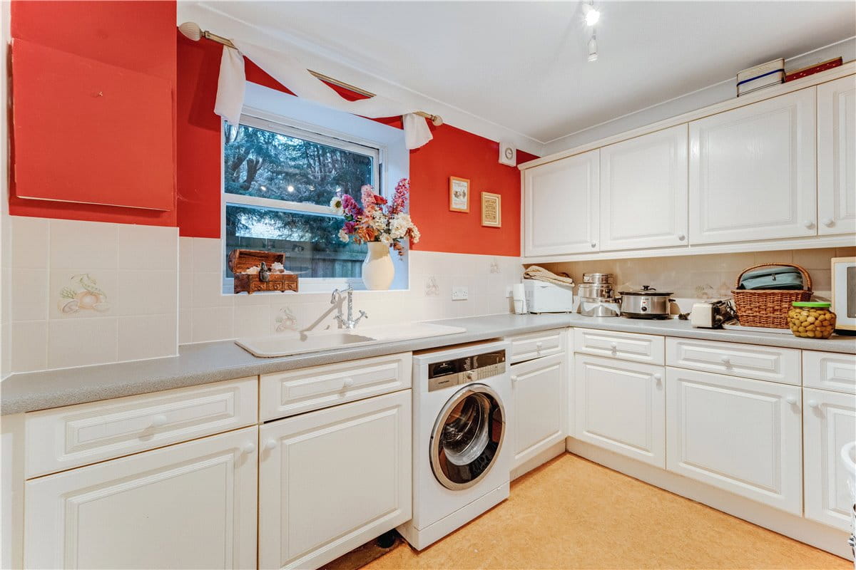 5 bedroom house, School Road, Hemingbrough YO8 - Available