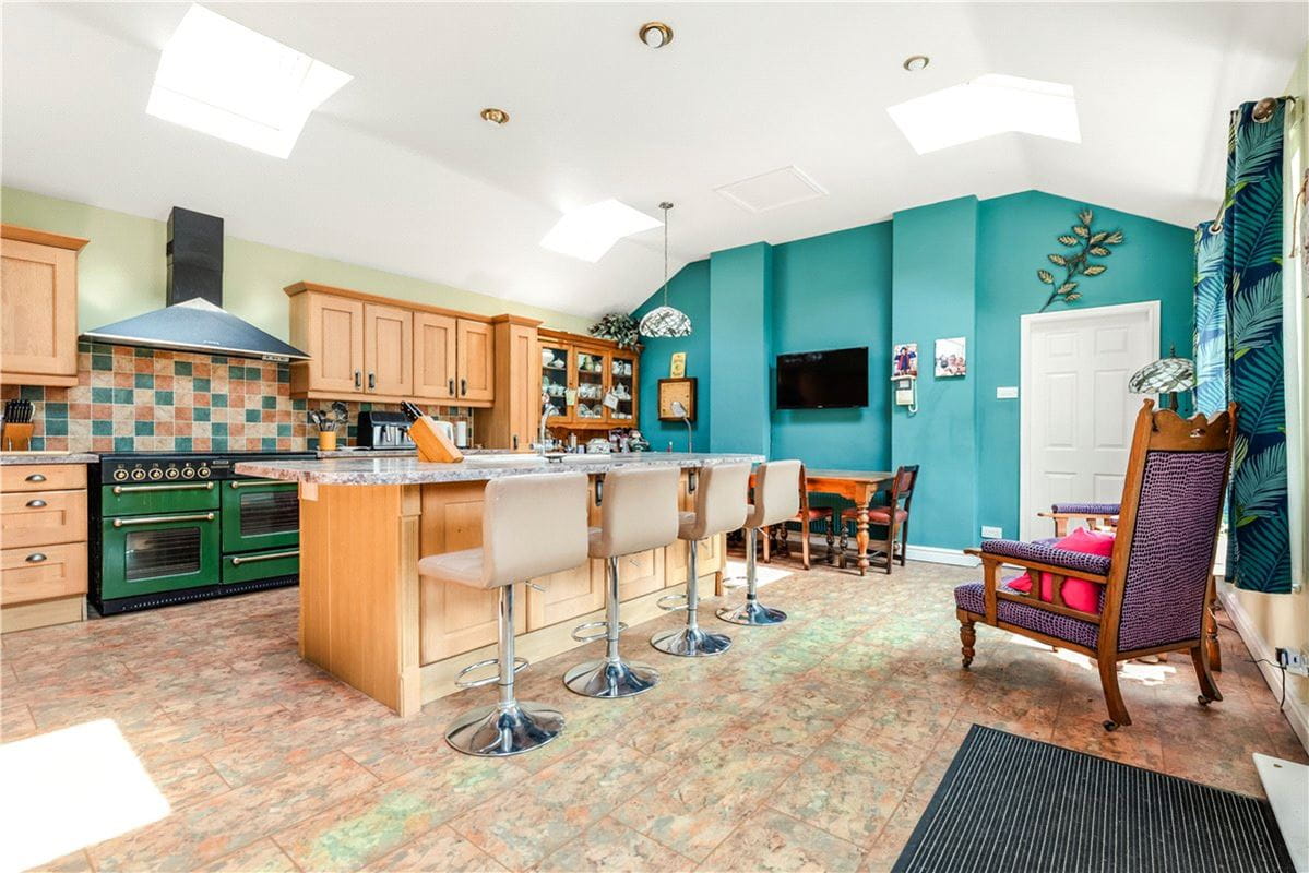 5 bedroom house, School Road, Hemingbrough YO8 - Available