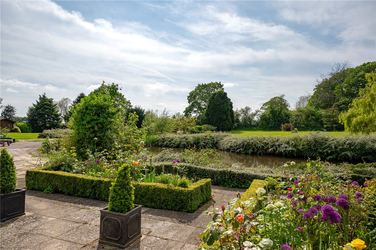  House, Aughton, York YO42 - Available