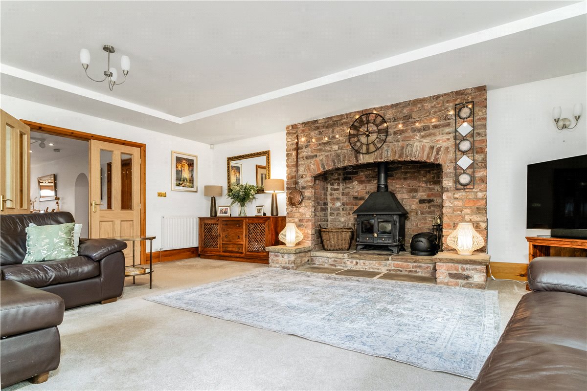 4 bedroom house, Breighton, Selby YO8 - Sold