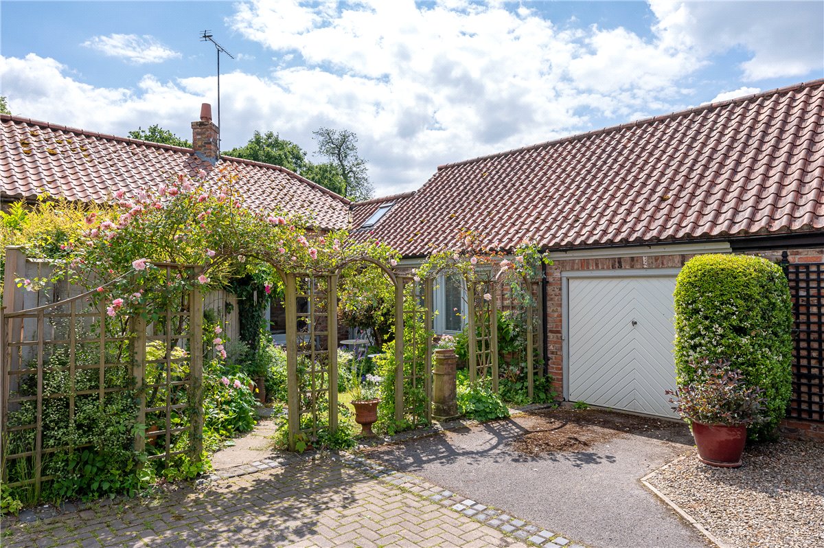 2 bedroom house, Sand Hutton Court, Sand Hutton YO41 - Sold STC