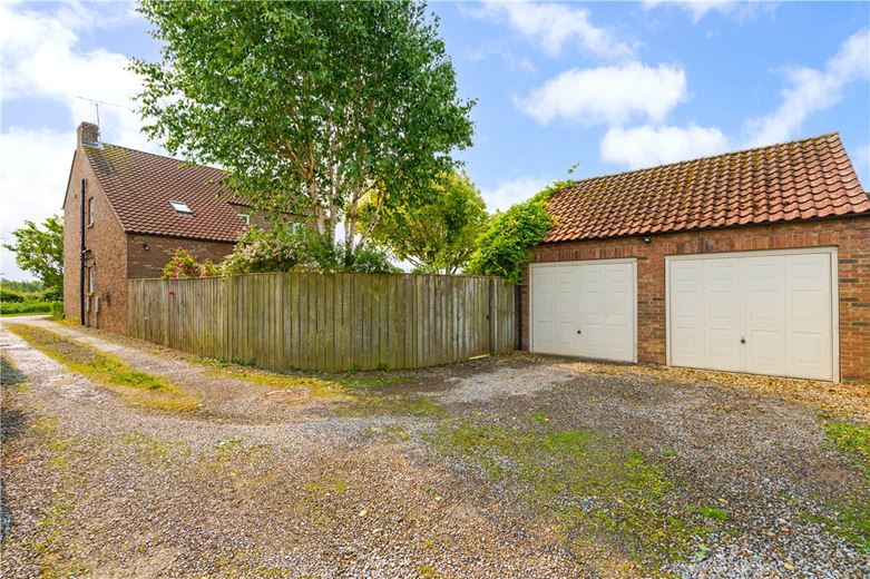 5 bedroom house, Black Dykes Lane, Upper Poppleton YO26 - Available