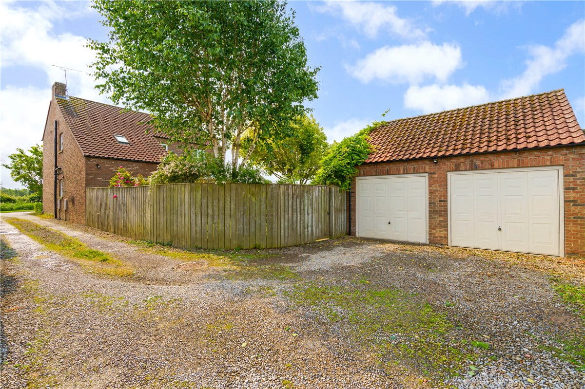 5 bedroom house, Black Dykes Lane, Upper Poppleton YO26 - Available