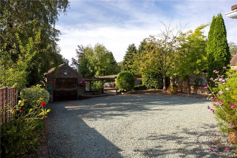 3 bedroom house, Hull Road, Cliffe YO8 - Available