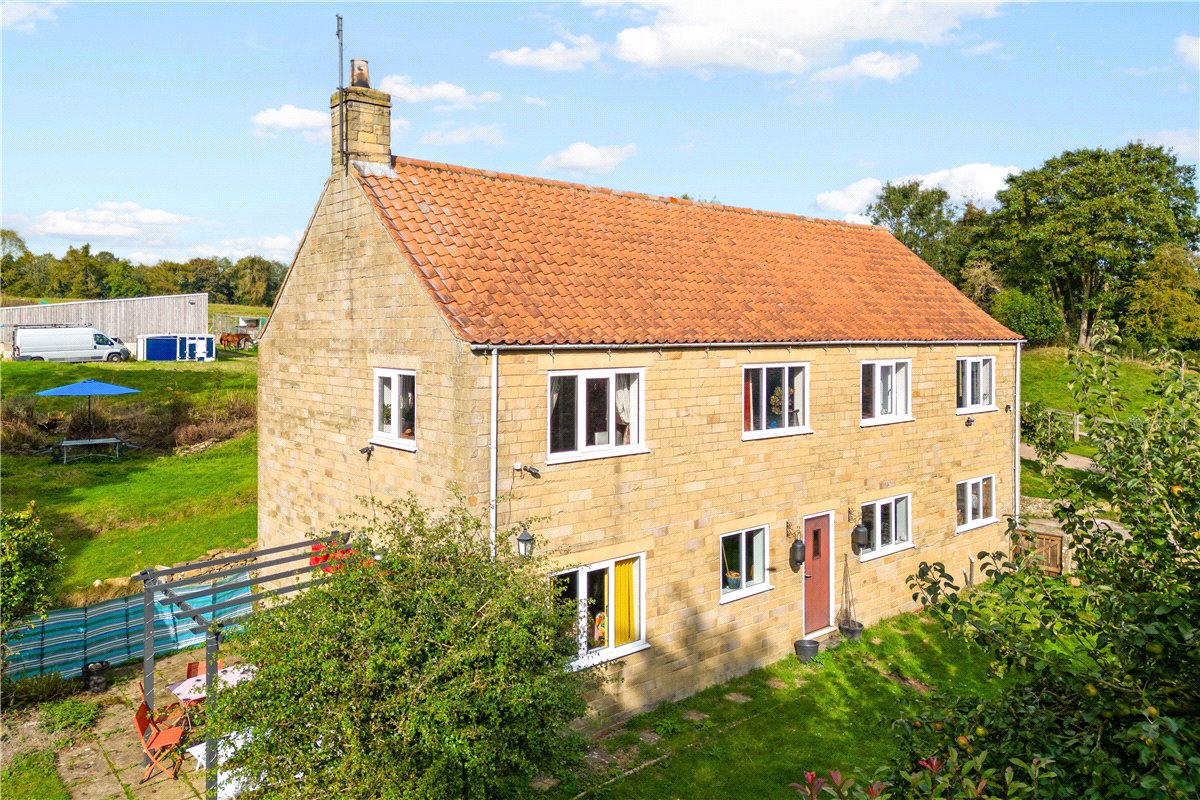 5 bedroom house, Moor Lane, East Ayton YO13 - Sold STC