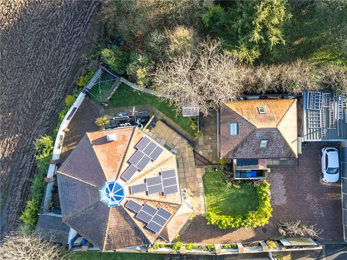 5 bedroom house, East Lea View, Cayton YO11 - Available