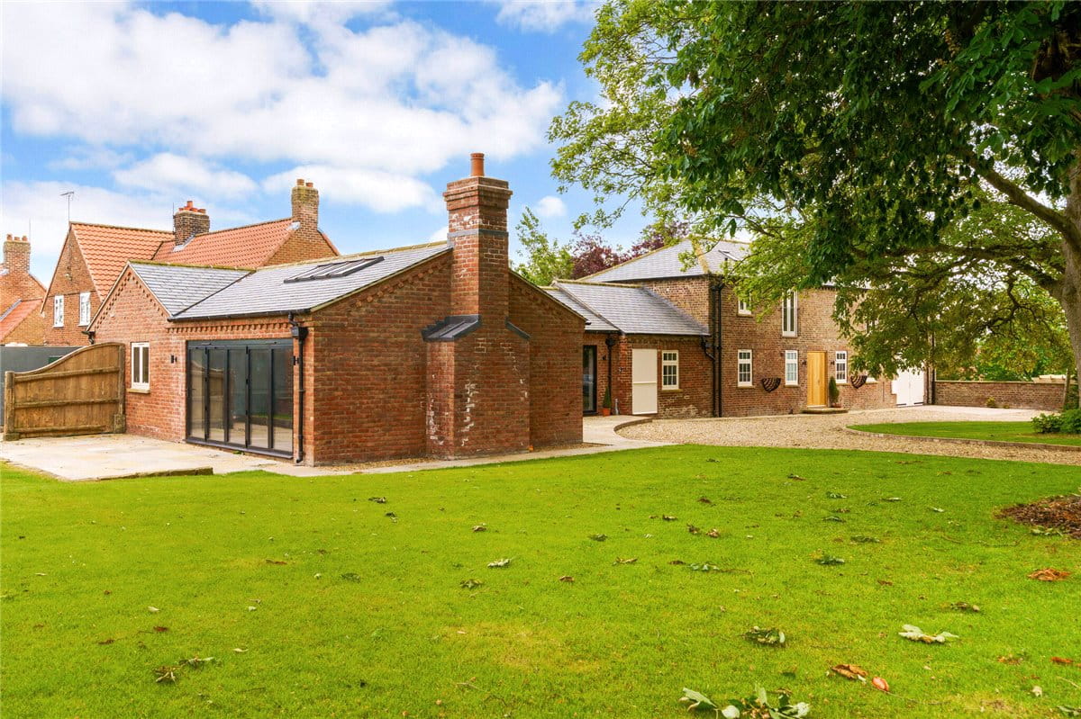 4 bedroom , The Stables, North Dalton YO25 - Available