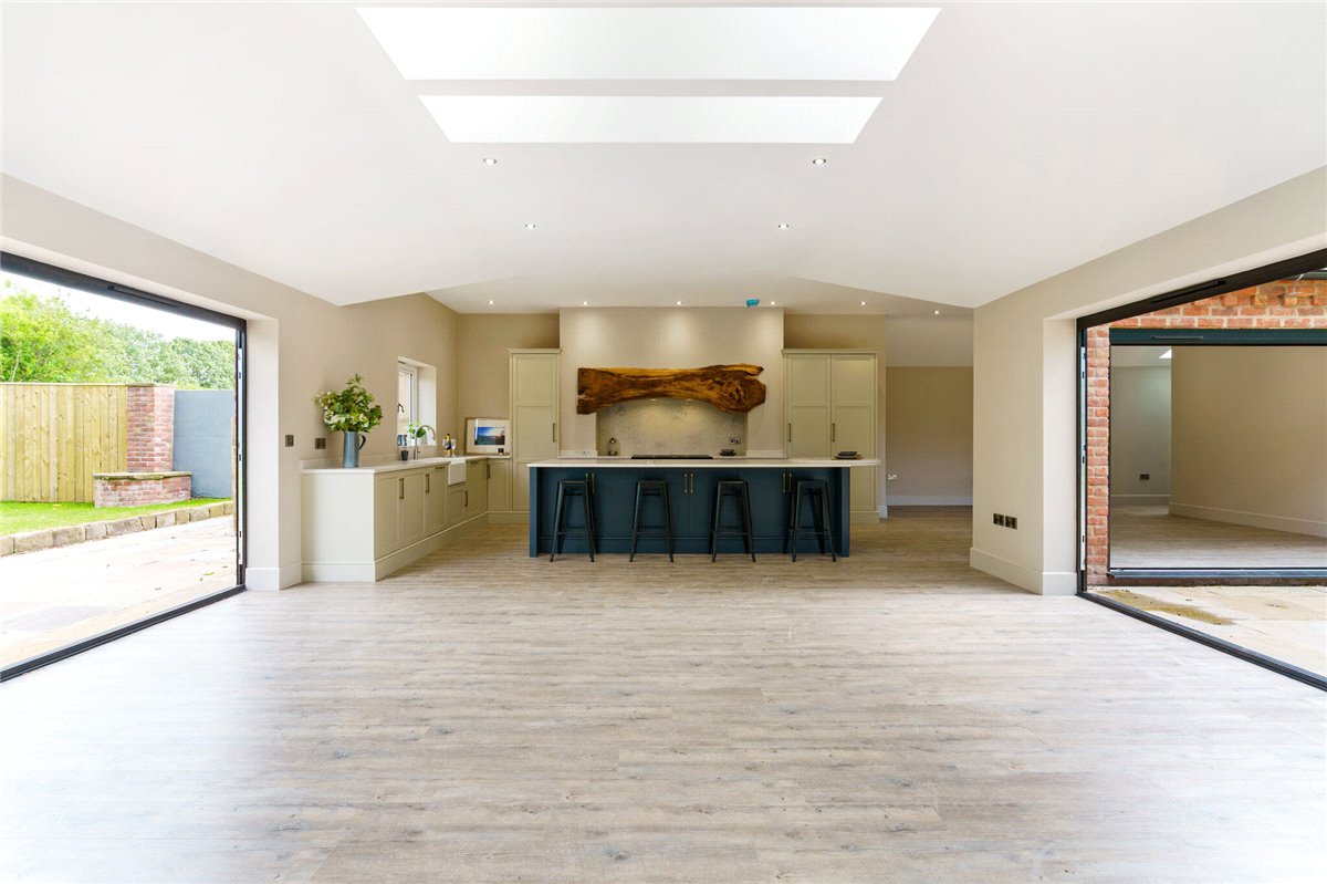 4 bedroom , The Stables, North Dalton YO25 - Available