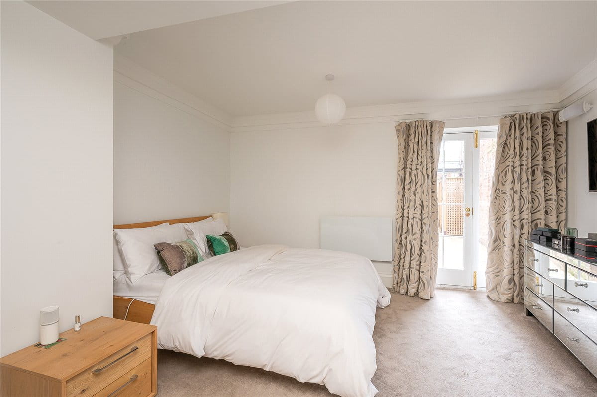 3 bedroom flat, St. Leonards Place, York YO1 - Available