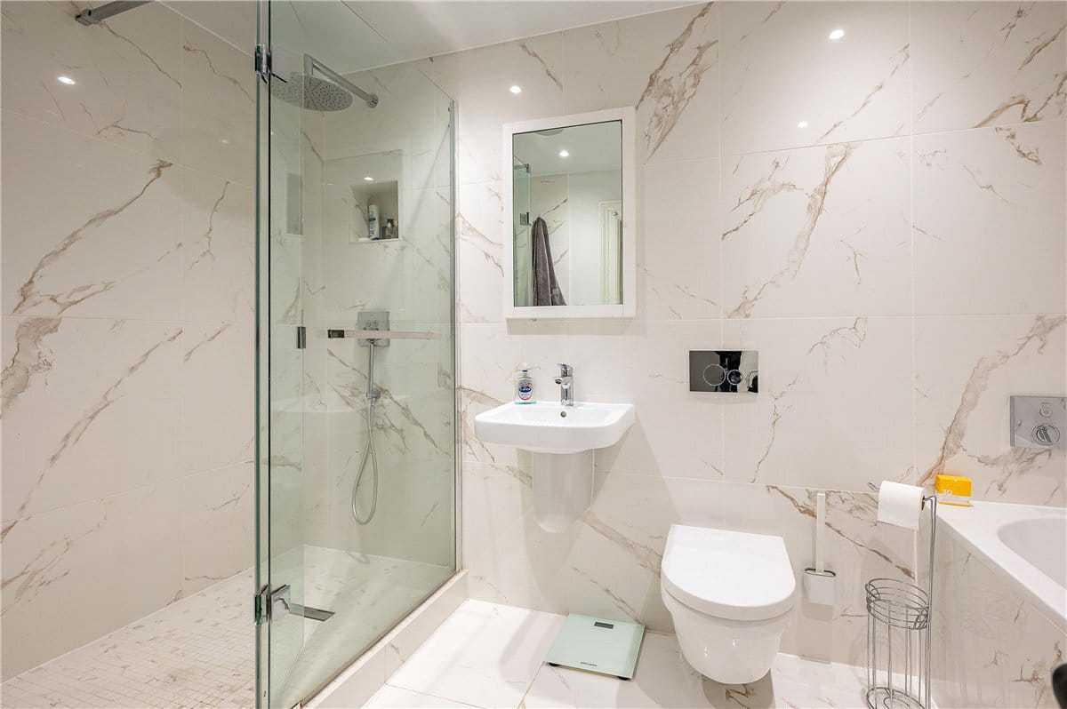 3 bedroom flat, St. Leonards Place, York YO1 - Available